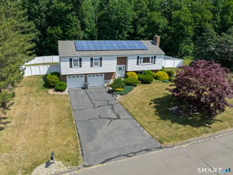 21 Markwood Road Manchester CT 06040