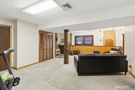 21 Markwood Road Manchester CT 06040