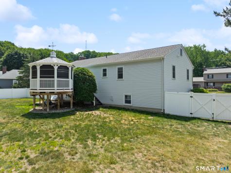 21 Markwood Road Manchester CT 06040