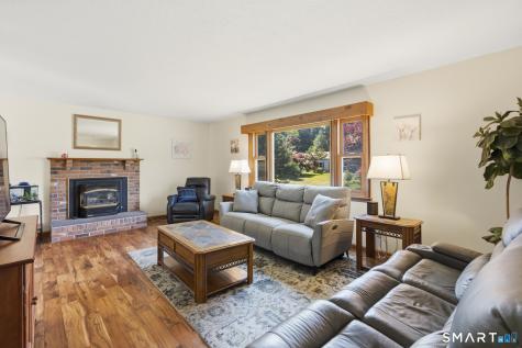 21 Markwood Road Manchester CT 06040