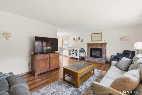 21 Markwood Road Manchester CT 06040