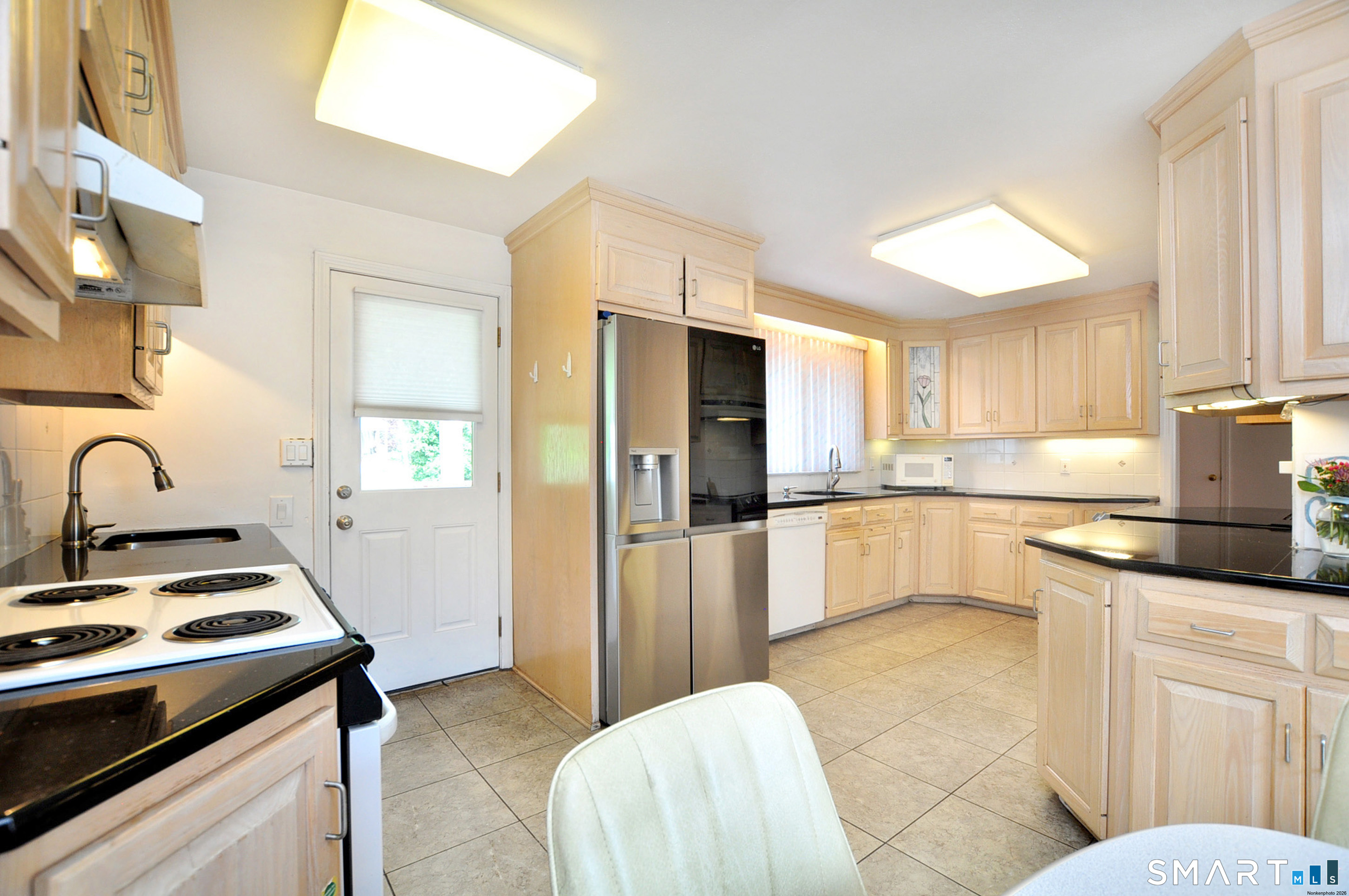 16 Miamis Road West Hartford CT 06117