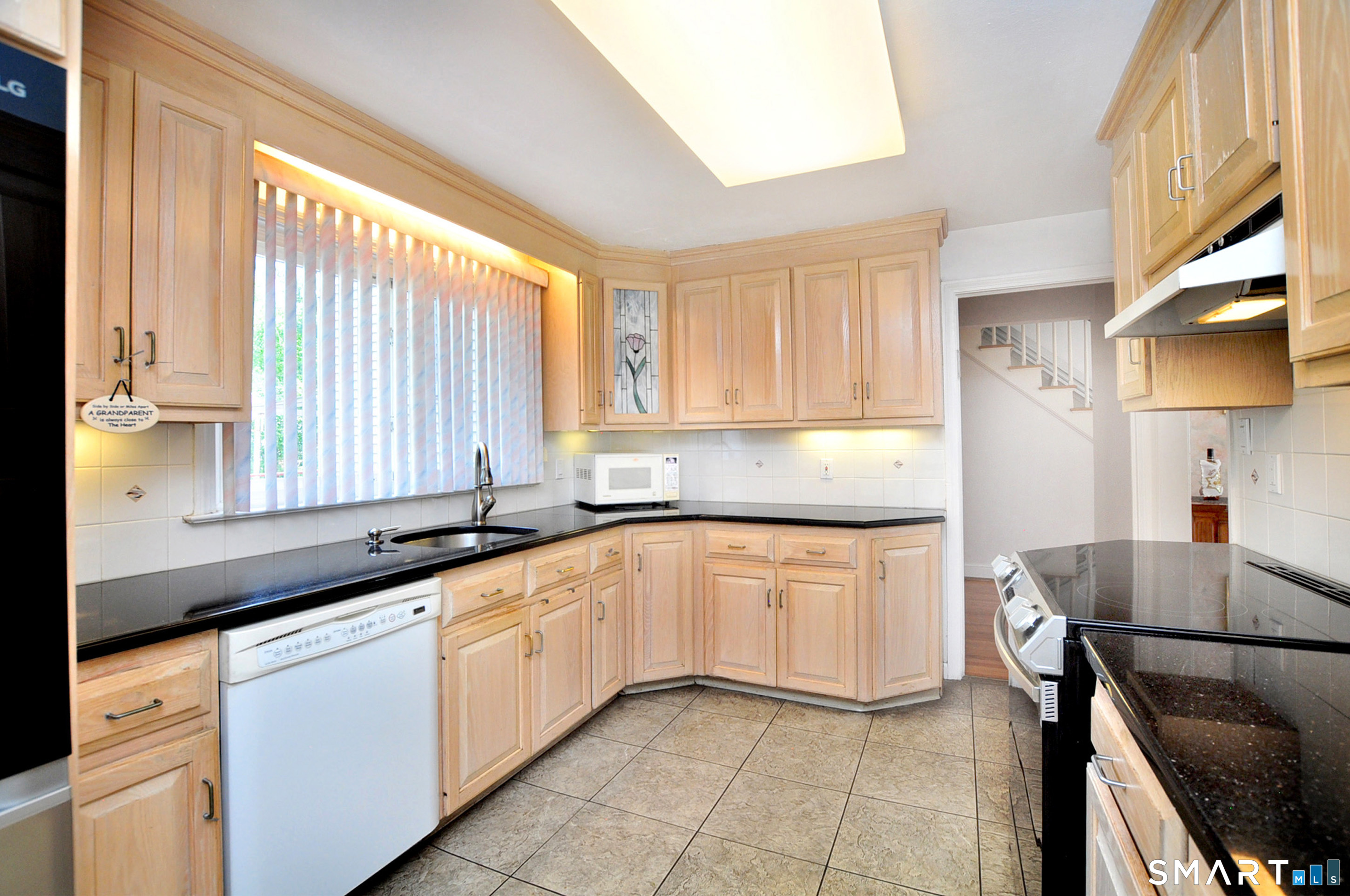 16 Miamis Road West Hartford CT 06117