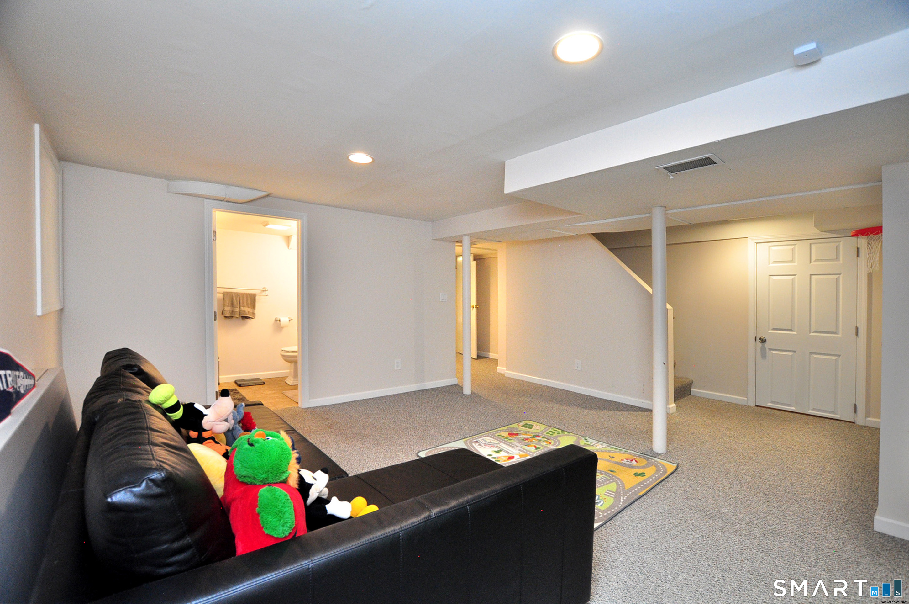 16 Miamis Road West Hartford CT 06117