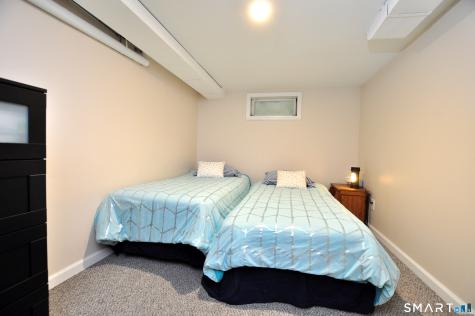 16 Miamis Road West Hartford CT 06117