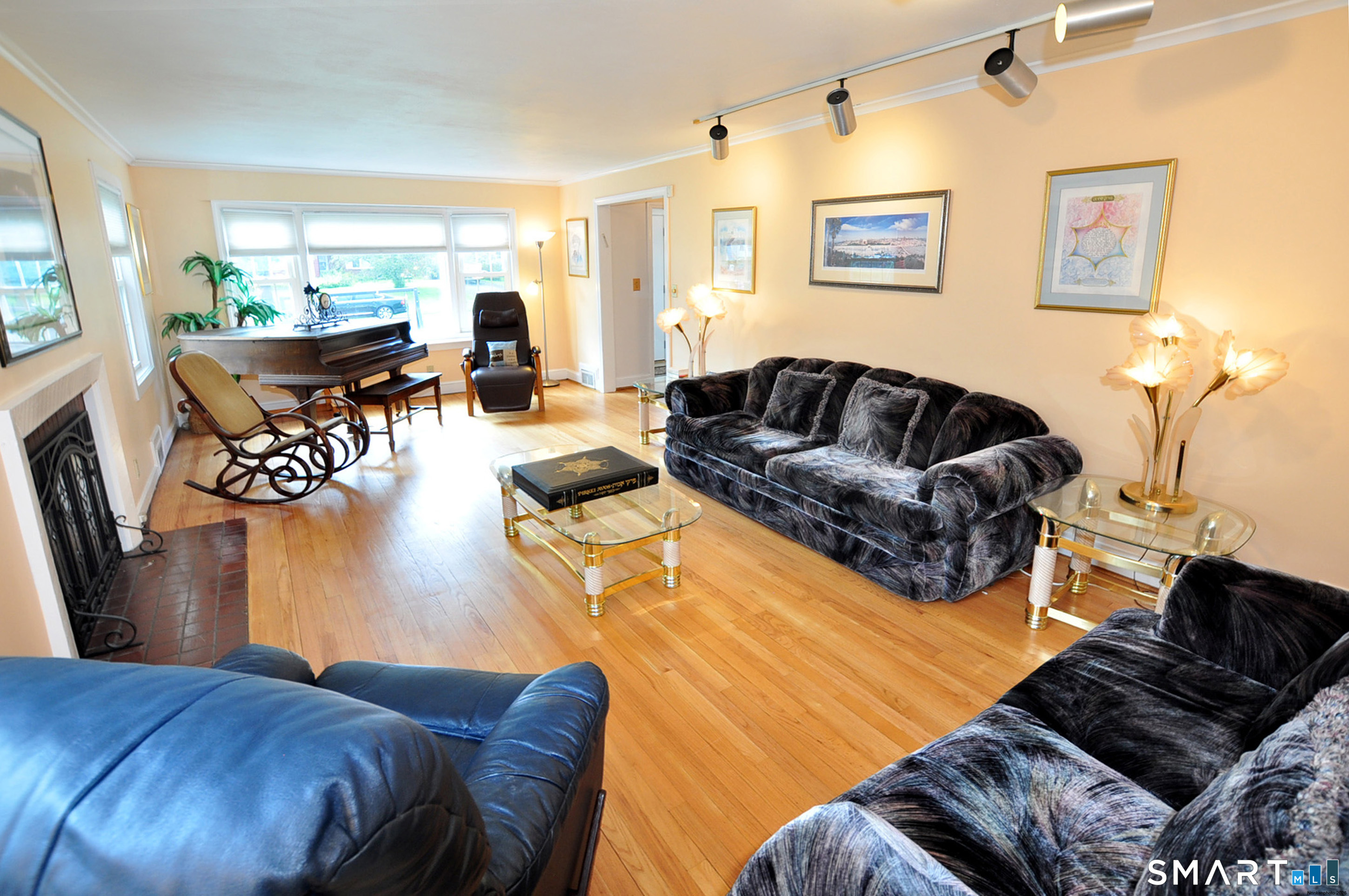 16 Miamis Road West Hartford CT 06117