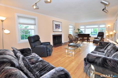 16 Miamis Road West Hartford CT 06117