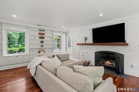 585 Hoydens Lane Fairfield CT 06824