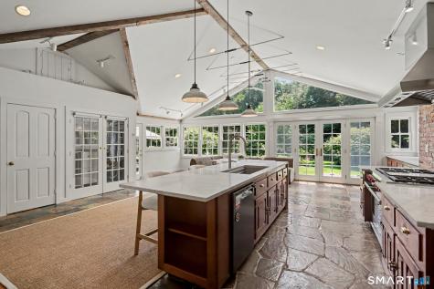 585 Hoydens Lane Fairfield CT 06824