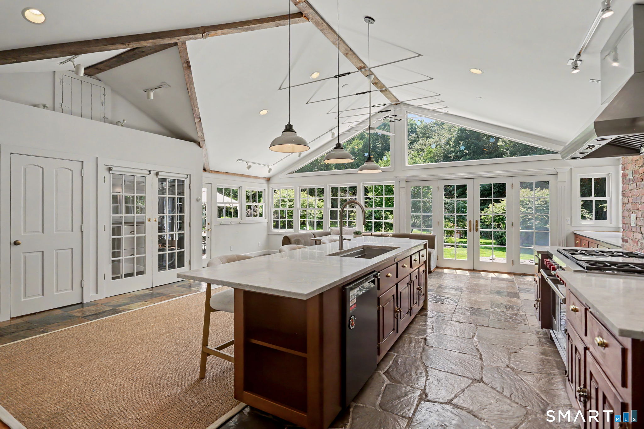 585 Hoydens Lane Fairfield CT 06824
