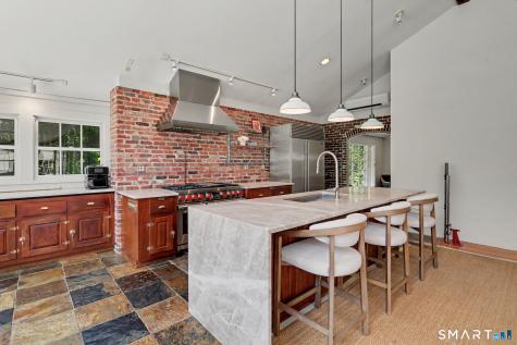 585 Hoydens Lane Fairfield CT 06824