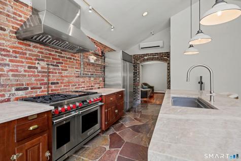 585 Hoydens Lane Fairfield CT 06824