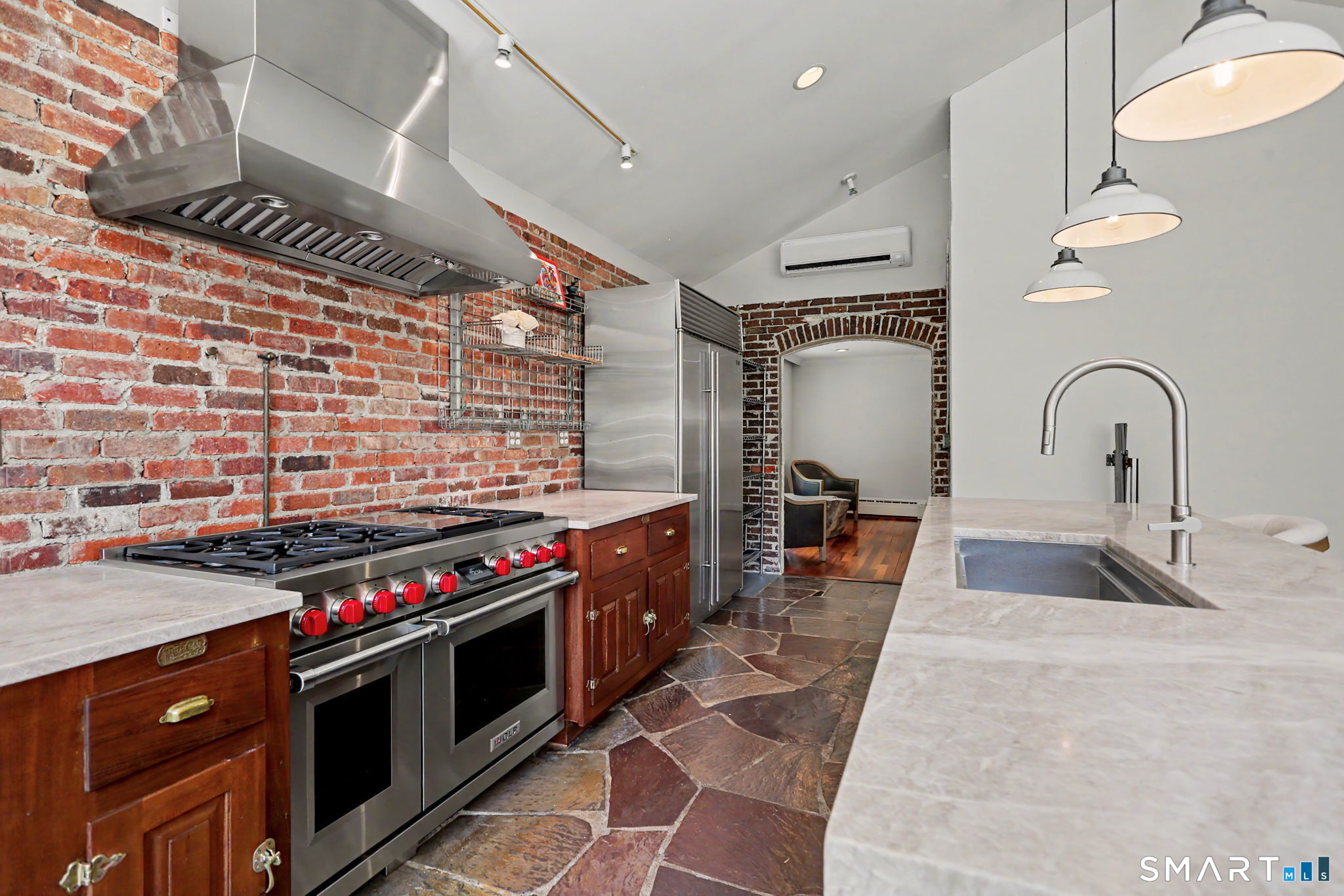 585 Hoydens Lane Fairfield CT 06824