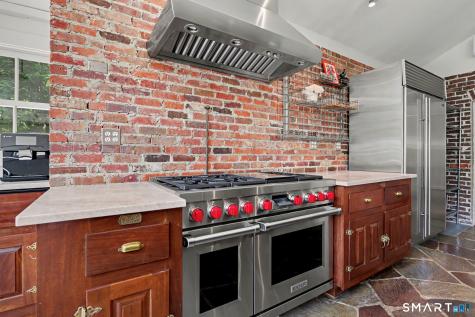 585 Hoydens Lane Fairfield CT 06824