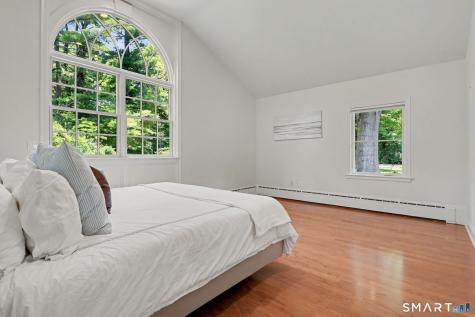 585 Hoydens Lane Fairfield CT 06824