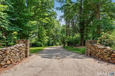 585 Hoydens Lane Fairfield CT 06824