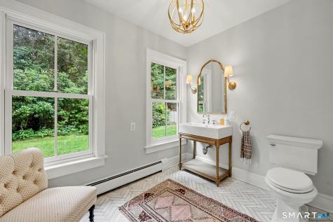 1074 Sturges Highway Fairfield CT 06880