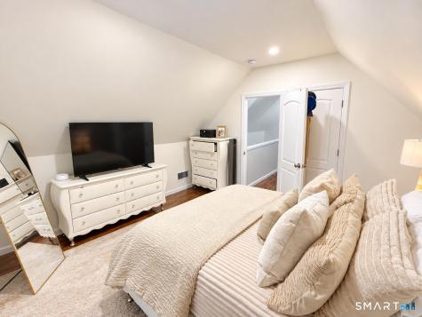 28 Brookside Avenue Bridgeport CT 06606