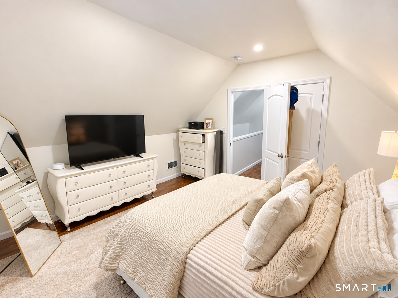 28 Brookside Avenue Bridgeport CT 06606
