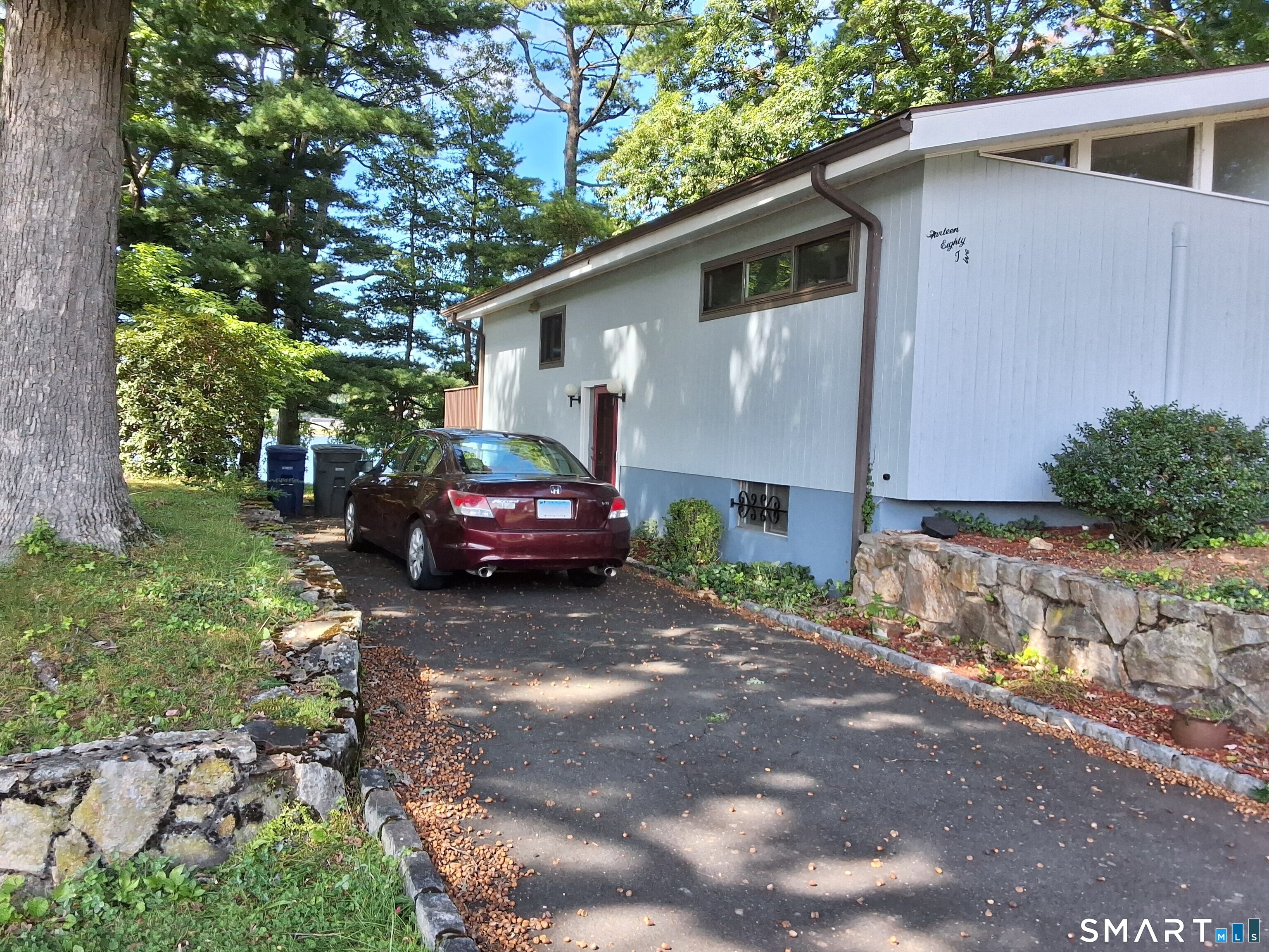 1385 Chopsey Hill Road Bridgeport CT 06606