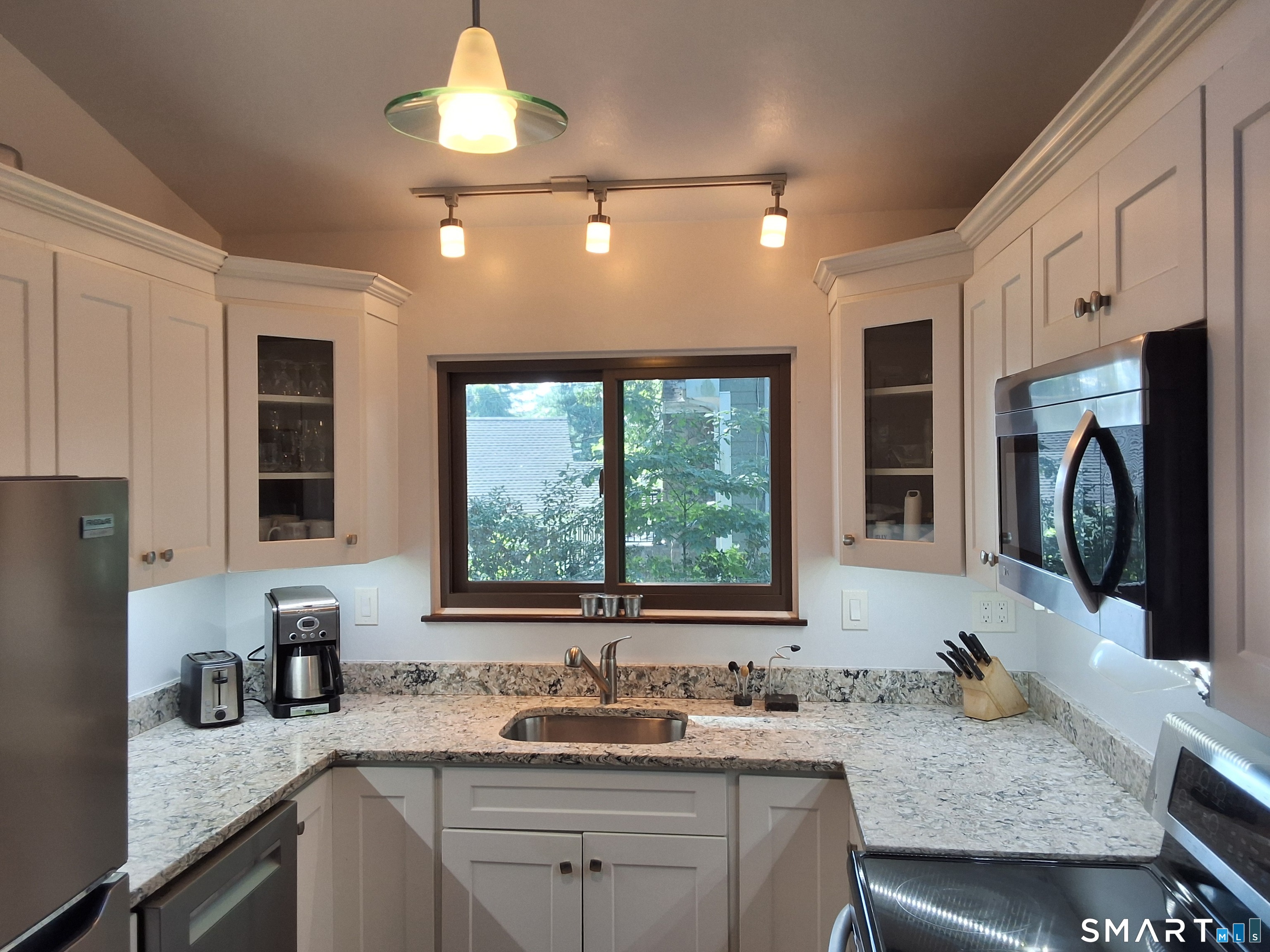 1385 Chopsey Hill Road Bridgeport CT 06606