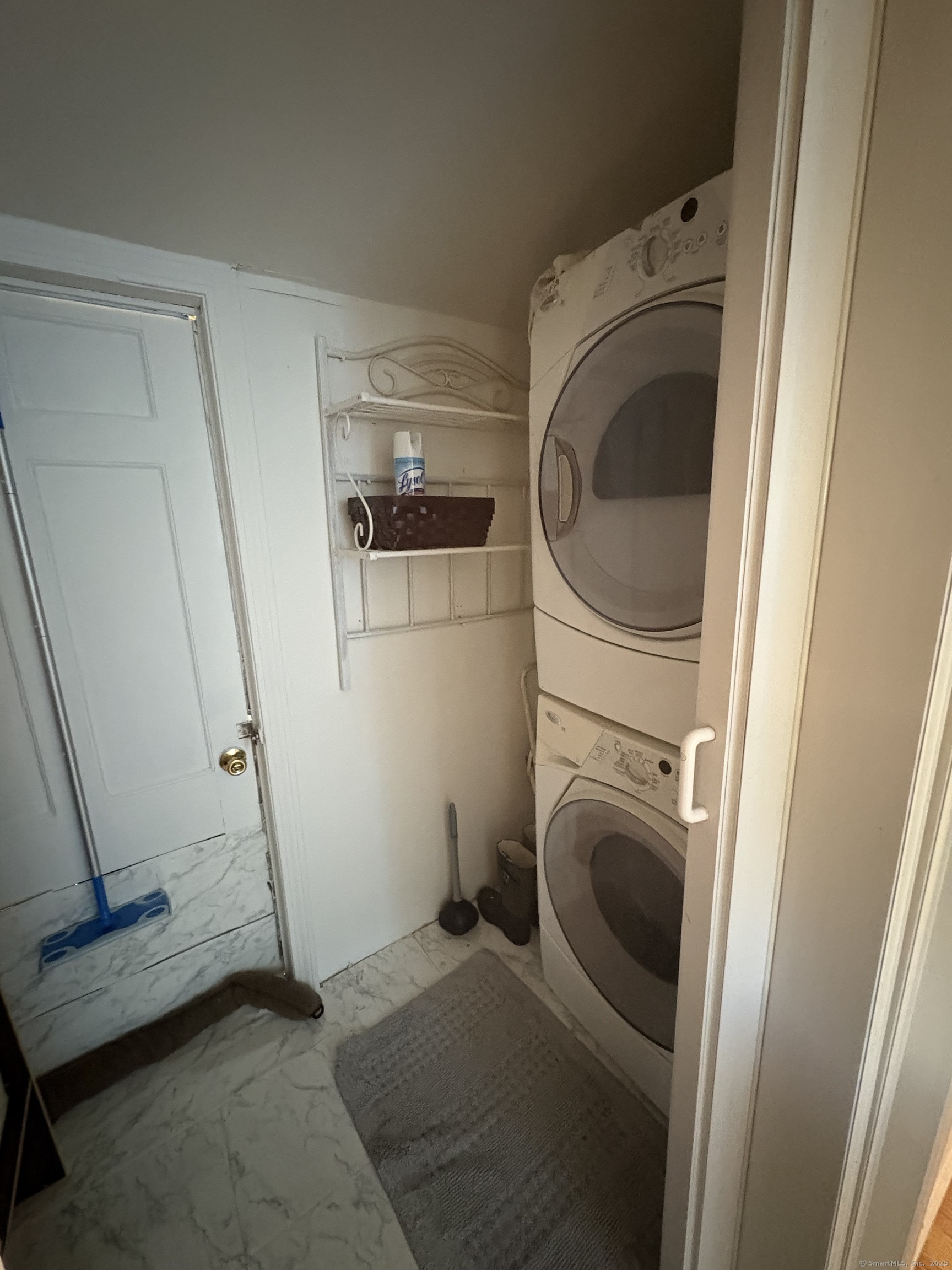 158 A Bayberry Lane Danbury CT 06811