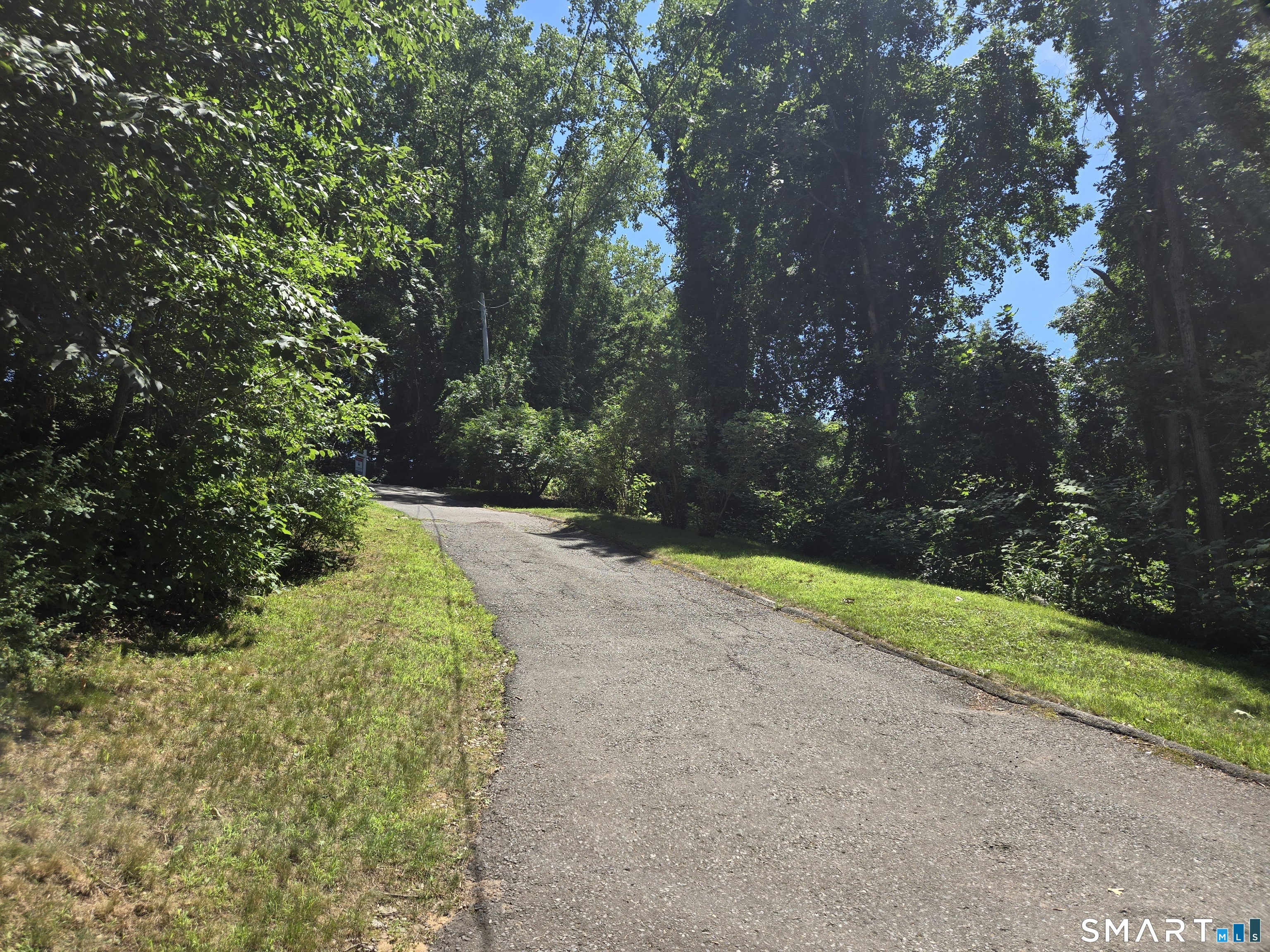 231 Crestwood Drive Naugatuck CT 06770