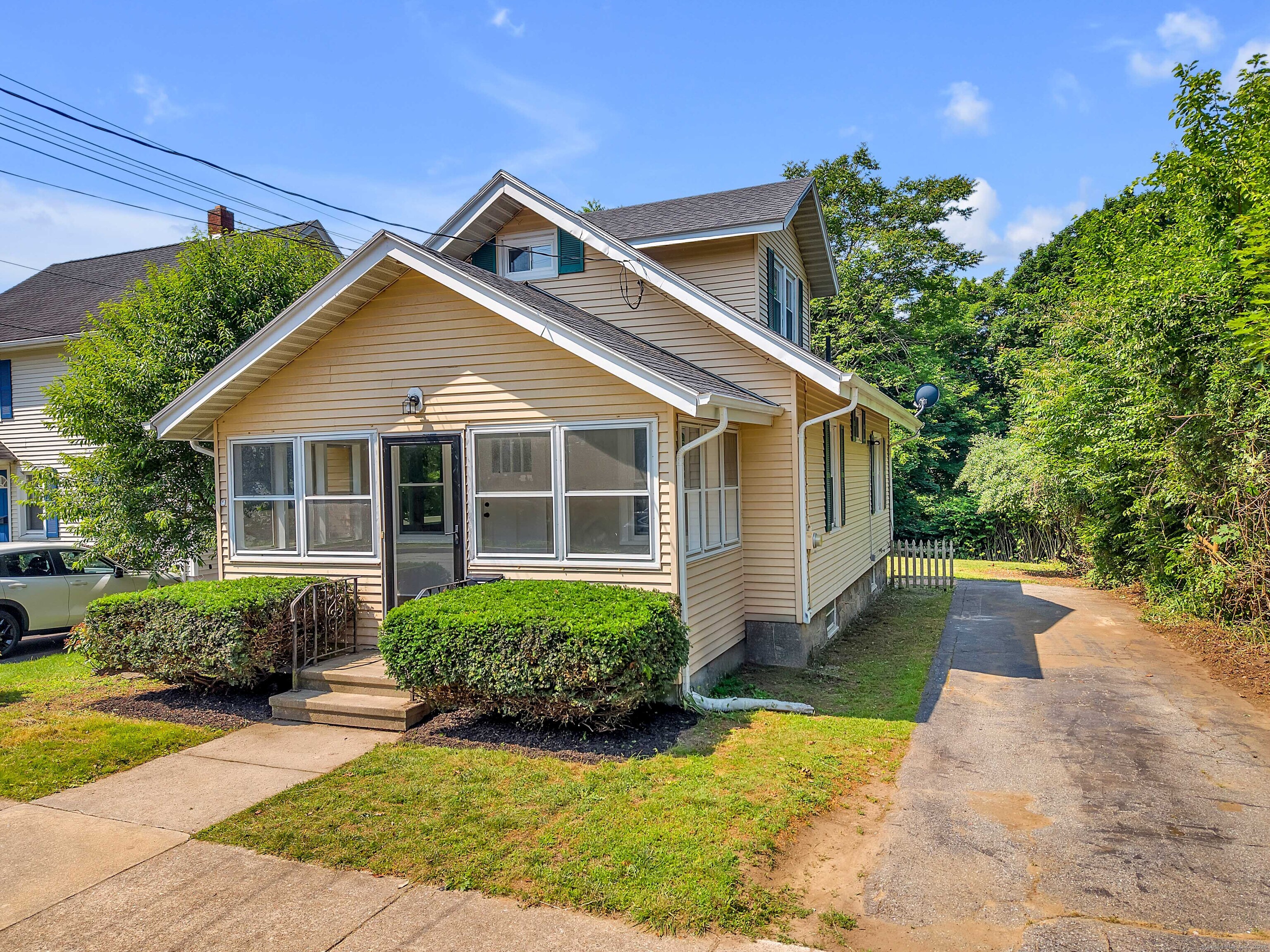 312 Crystal Avenue New London CT 06320
