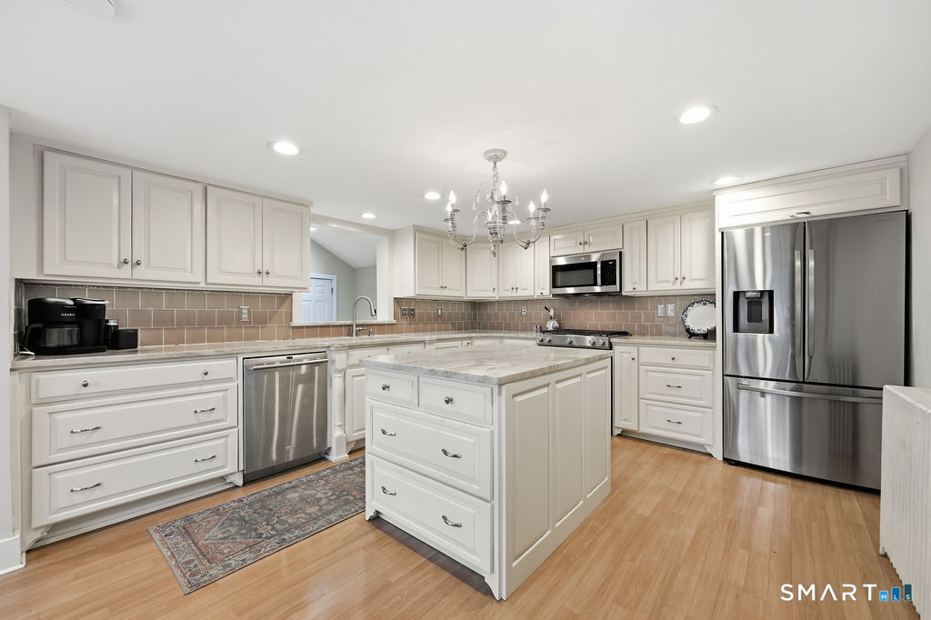 57 Westledge Road Simsbury CT 06092
