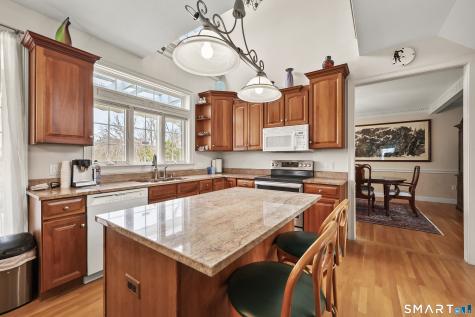 87 Wanda Lane Middletown CT 06457