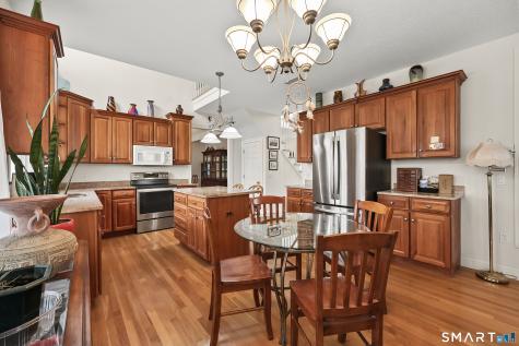 87 Wanda Lane Middletown CT 06457