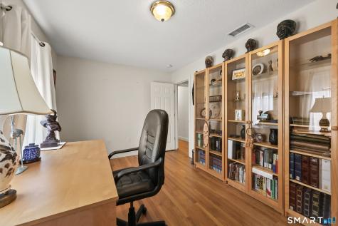 87 Wanda Lane Middletown CT 06457