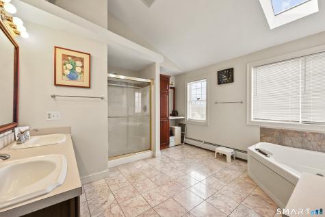 87 Wanda Lane Middletown CT 06457