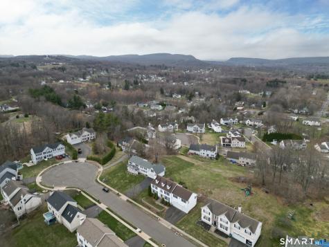 87 Wanda Lane Middletown CT 06457