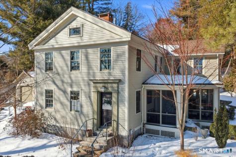 56 South Main Street Essex CT 06426