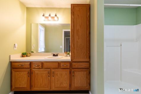 28 Duke Road Manchester CT 06042