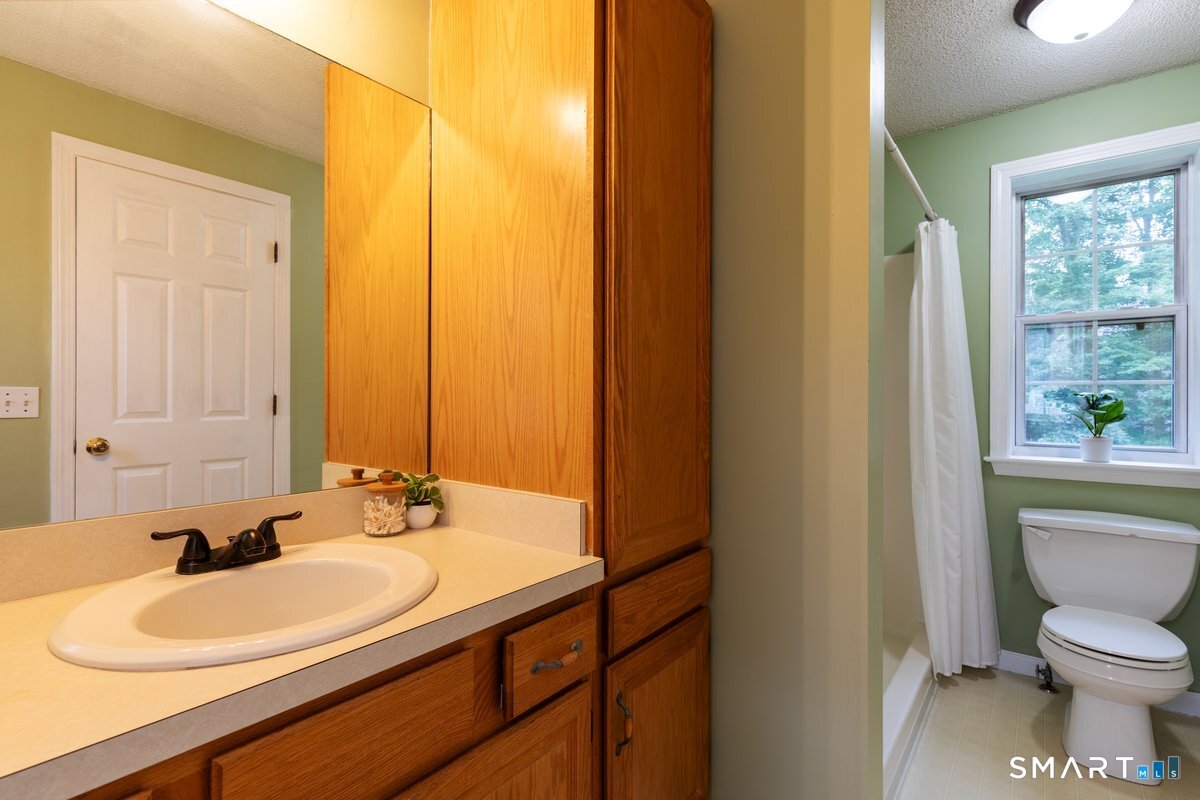 28 Duke Road Manchester CT 06042