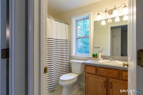 28 Duke Road Manchester CT 06042