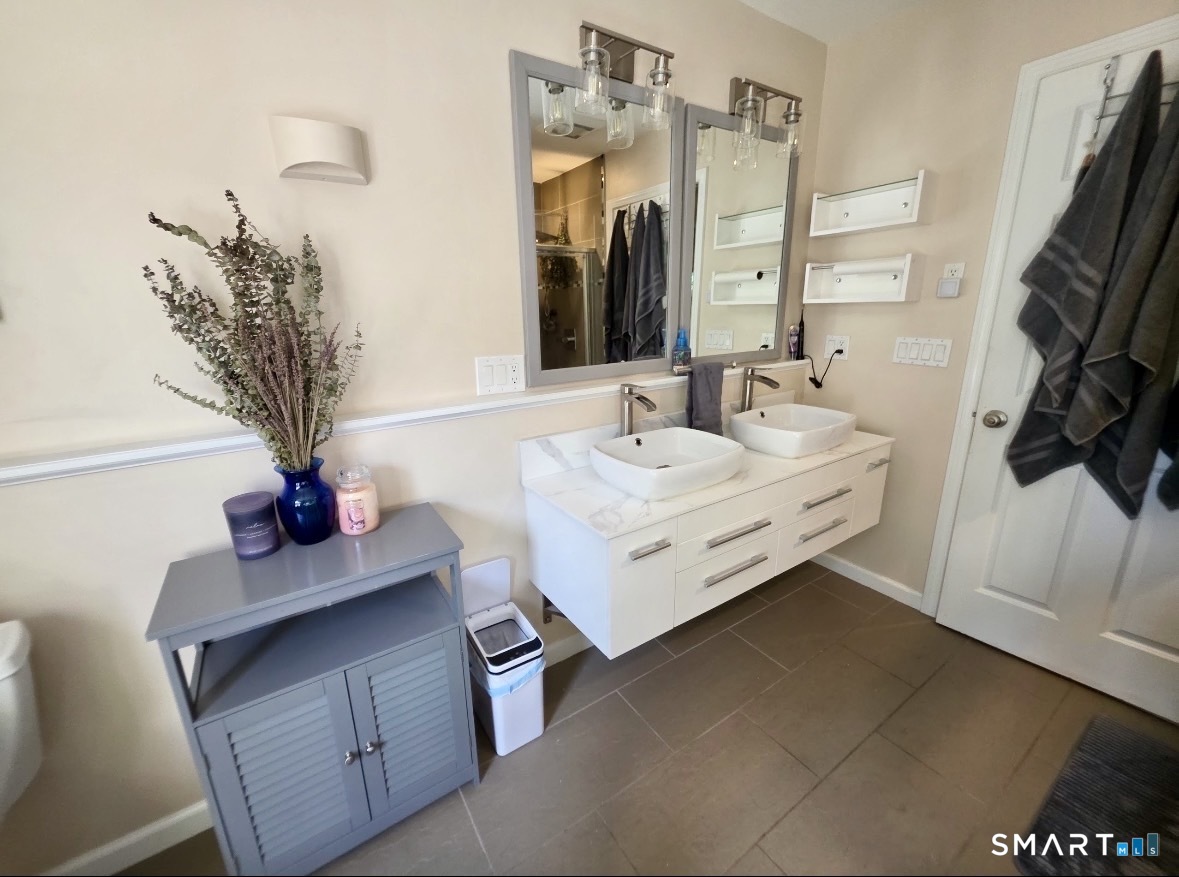 71 Lakeview Road Plymouth CT 06786