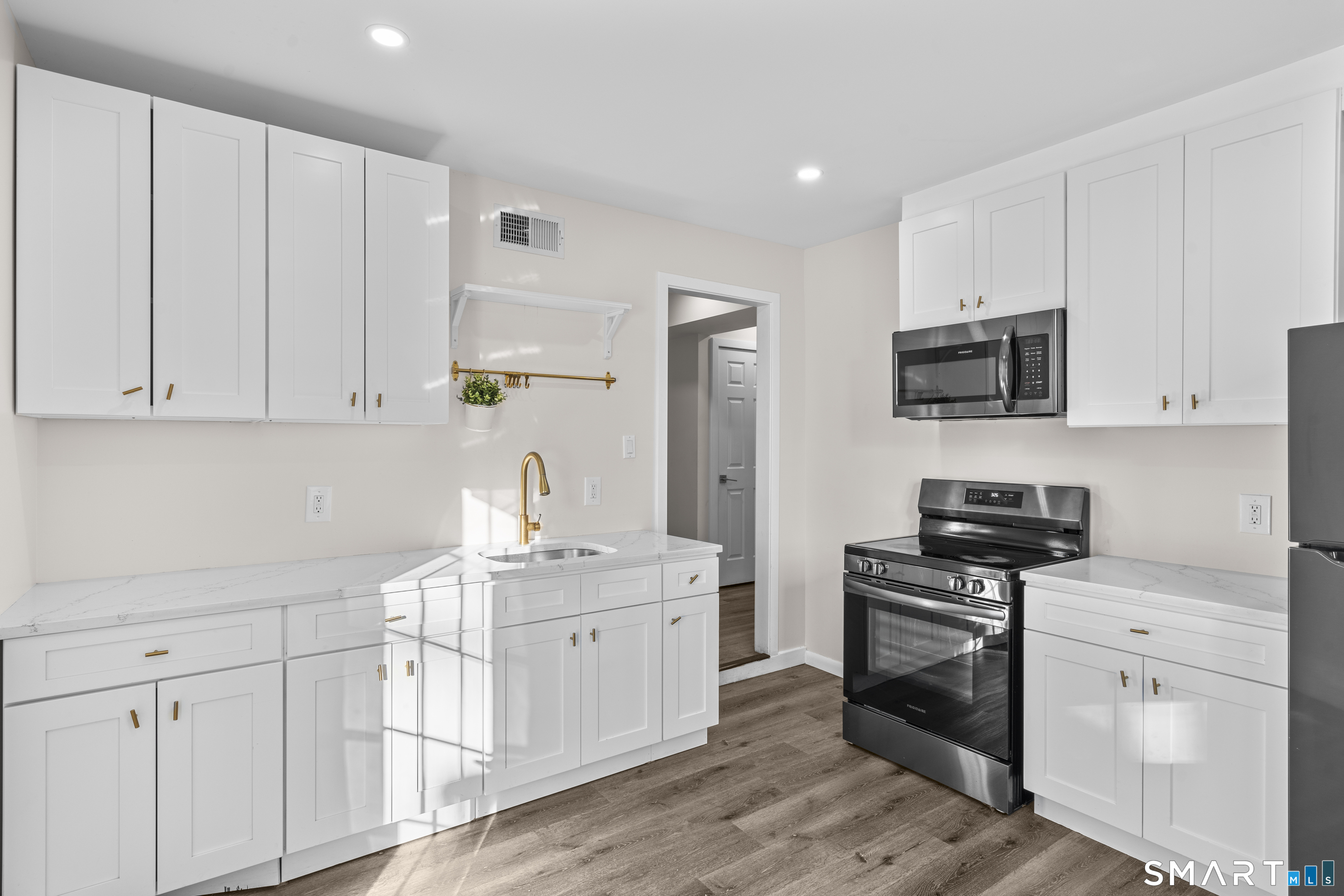 102 Forest St Extension East Haven CT 06512