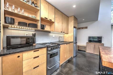 179 Scranton Street New Haven CT 06511