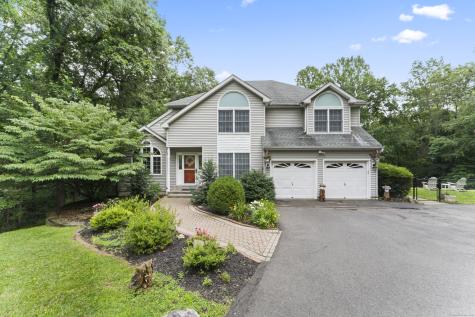 17 Raven Crest Drive Bethel CT 06801