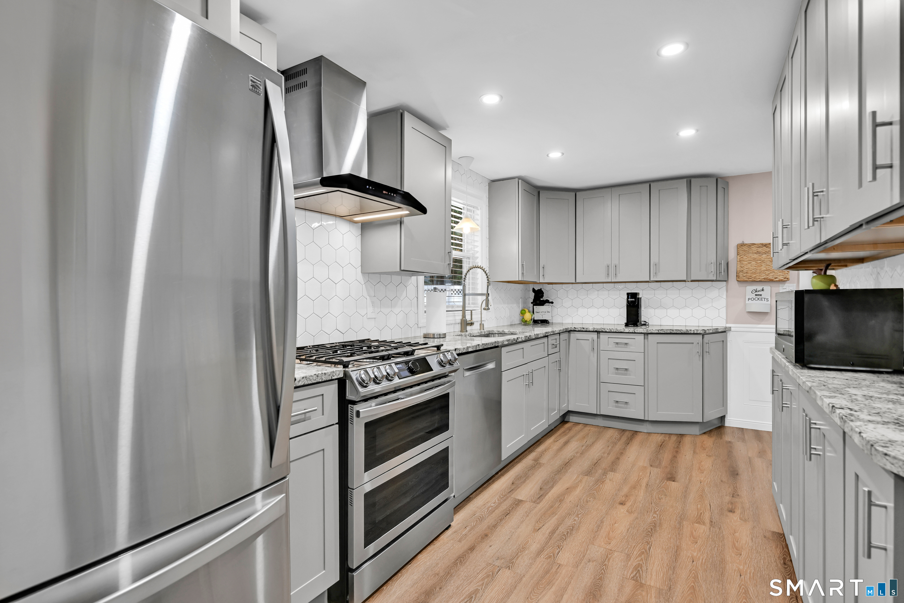 103 Glenwood Drive Plainville CT 06062