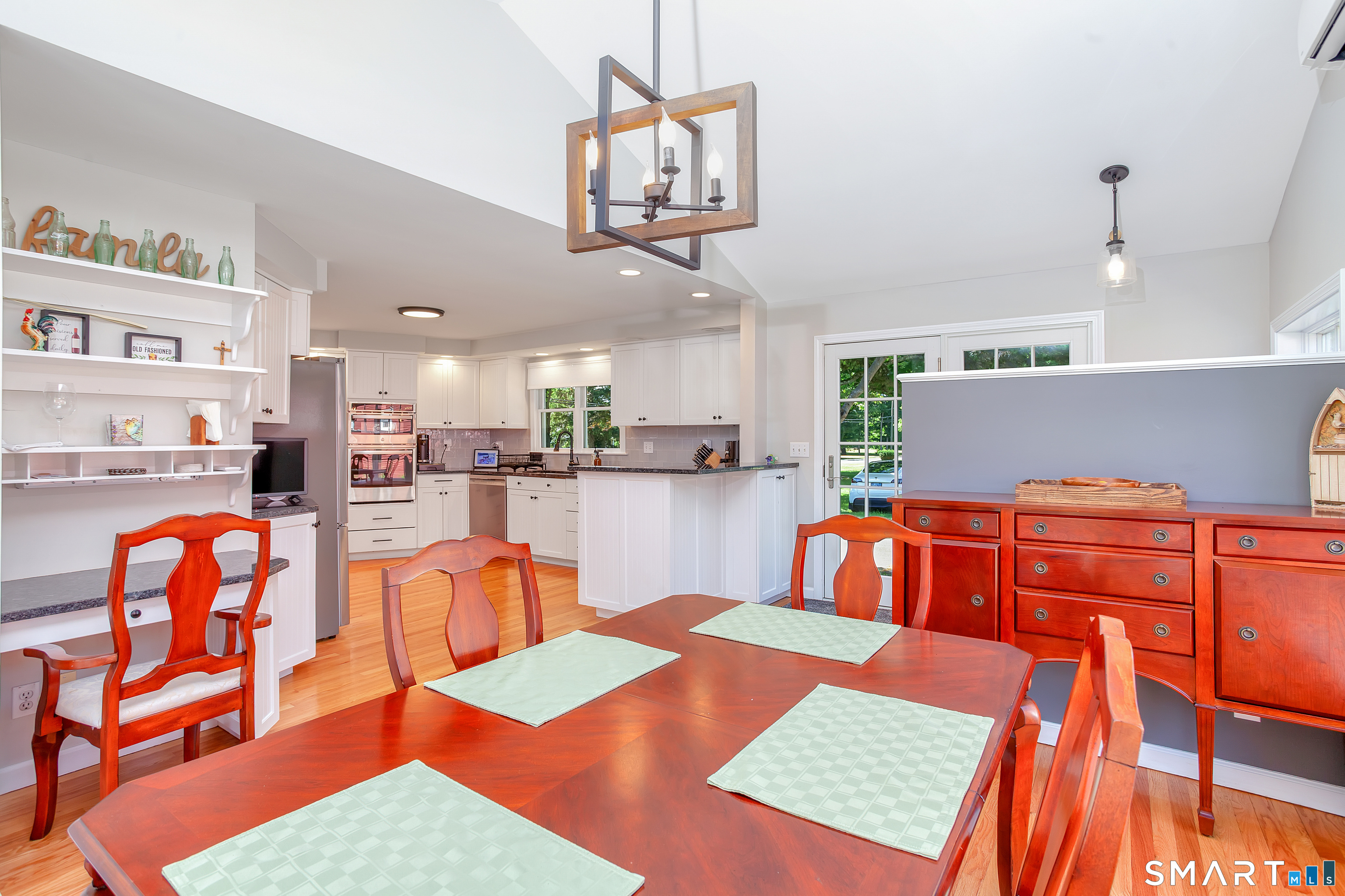 309 North Grand Street Suffield CT 06093