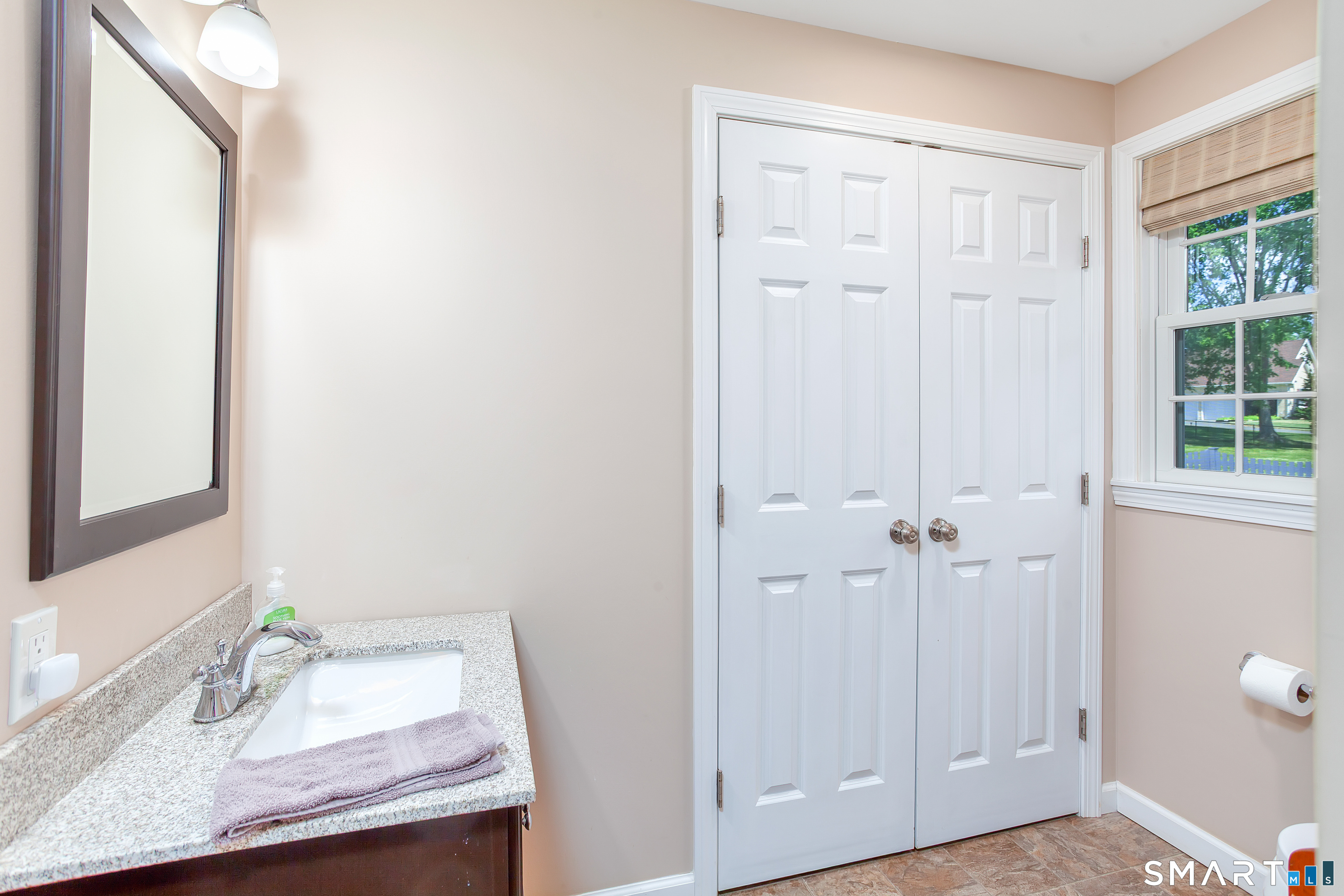 309 North Grand Street Suffield CT 06093