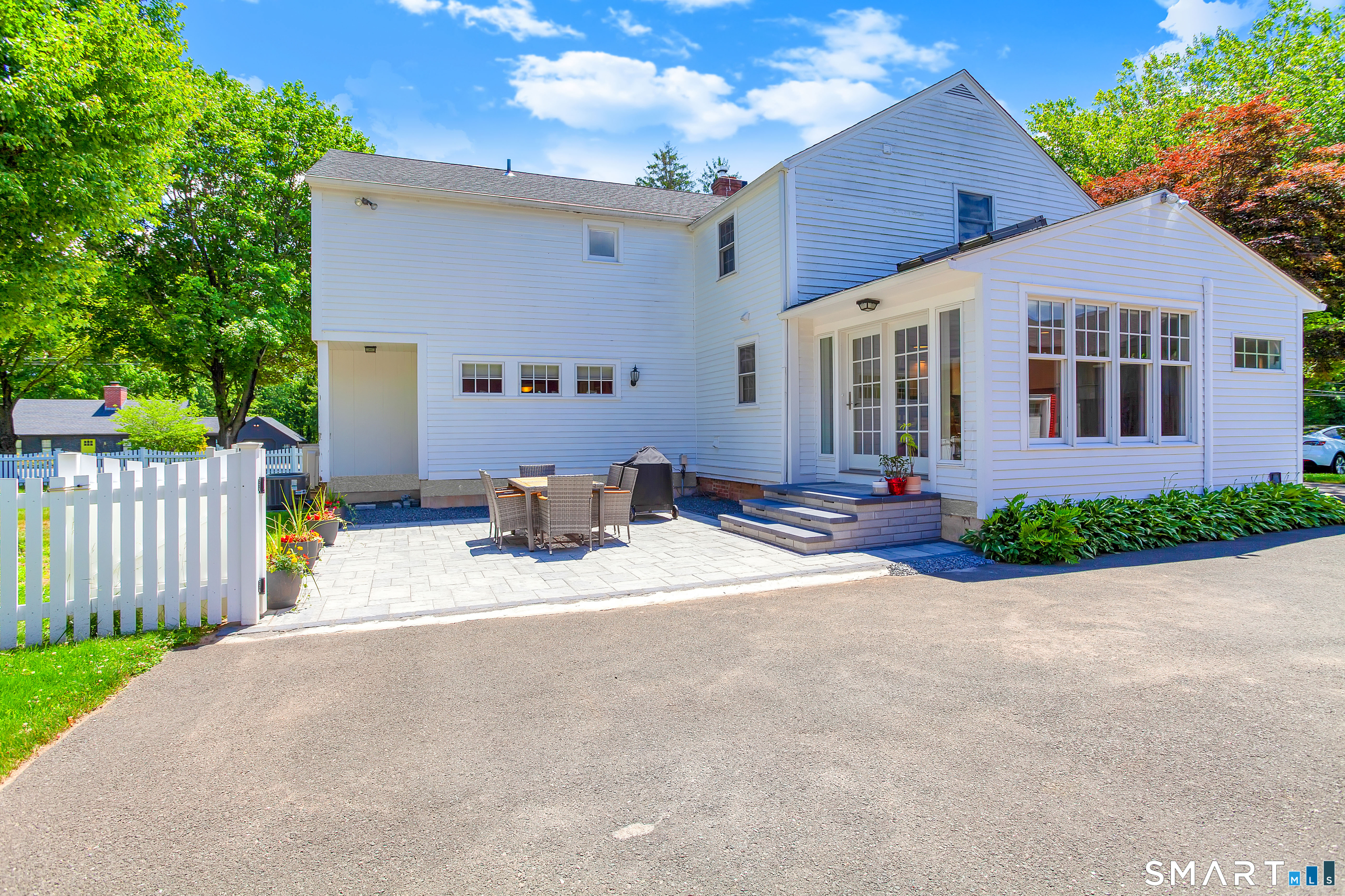 309 North Grand Street Suffield CT 06093