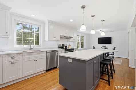 6 Cornfield Road Simsbury CT 06070