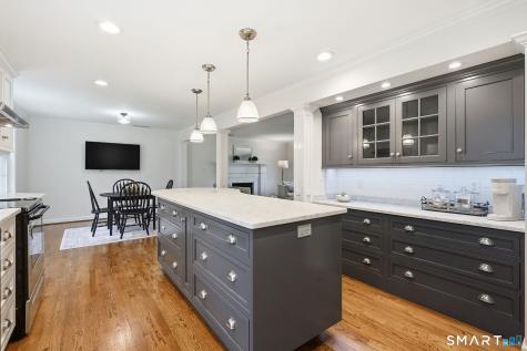 6 Cornfield Road Simsbury CT 06070