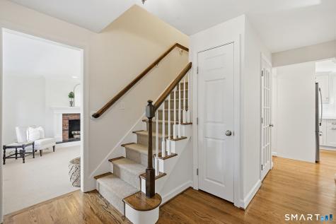 6 Cornfield Road Simsbury CT 06070