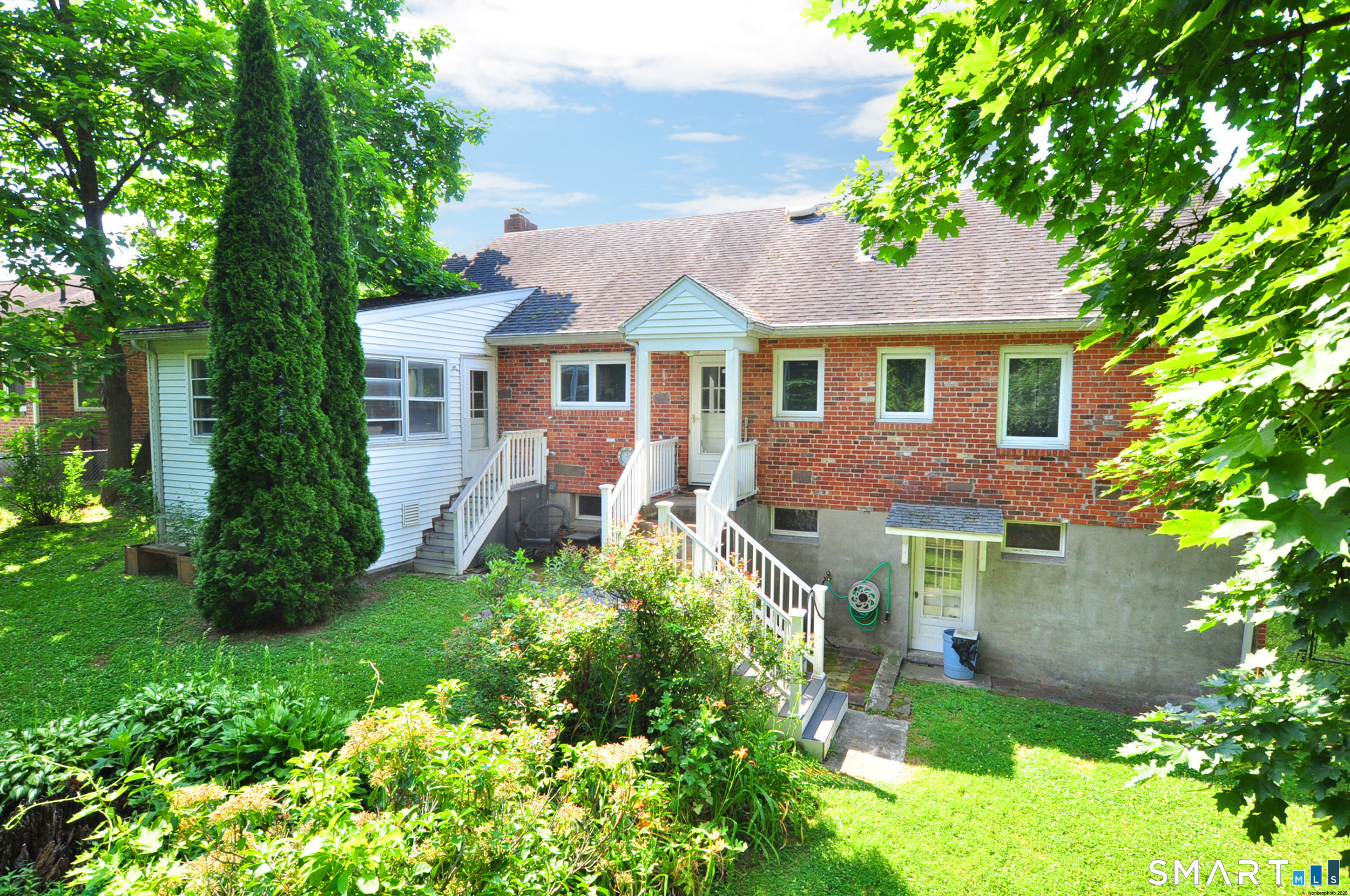 174 Mohawk Drive West Hartford CT 06117
